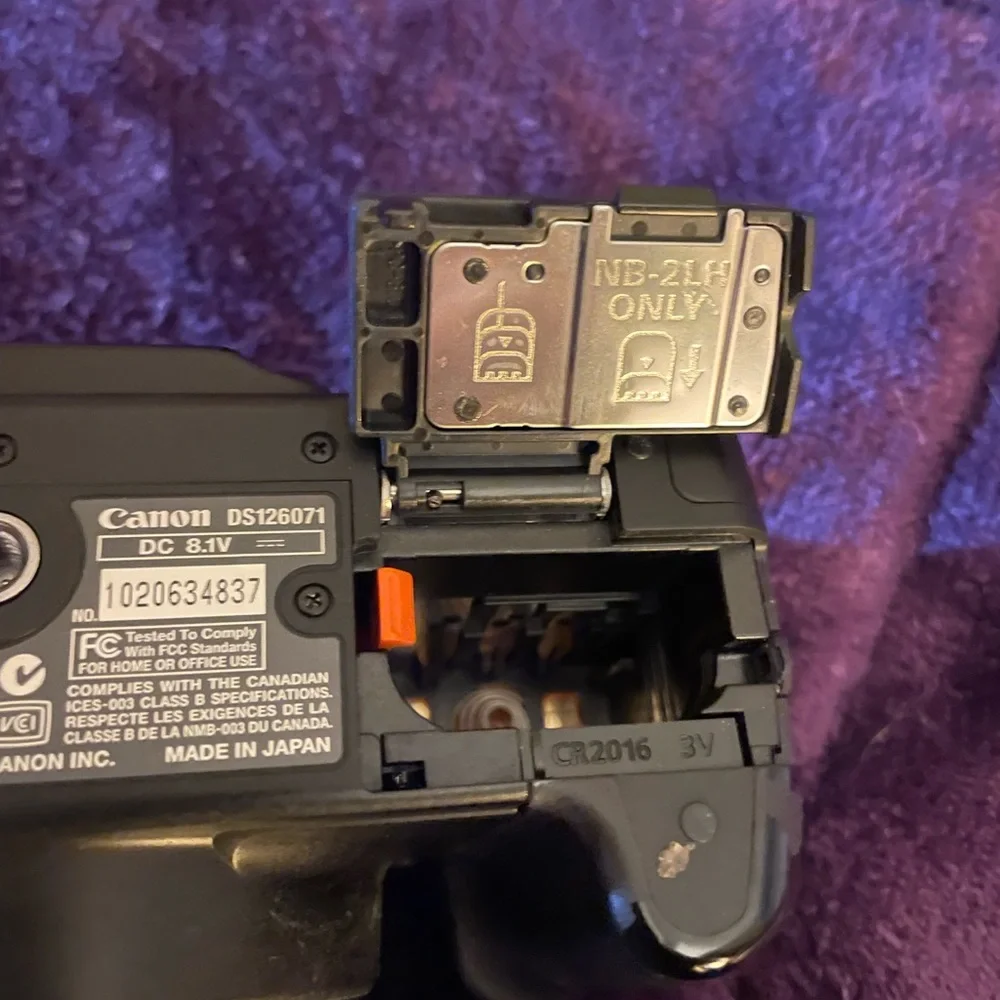 Canon Black Digital Camera with Advanced Features - Picture 2 of 9